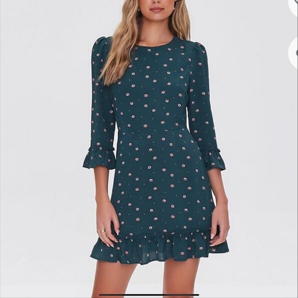 Forever 21 Green Ruffles Hem - Picture 2 of 12